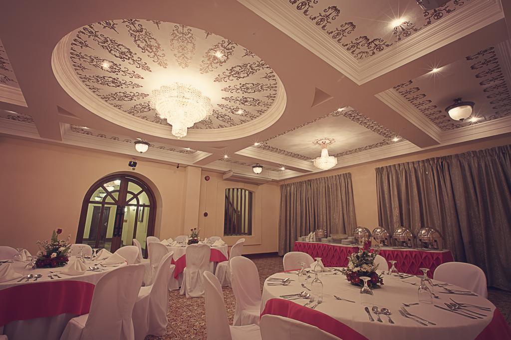 Hotel Salcedo De Виган Екстериор снимка