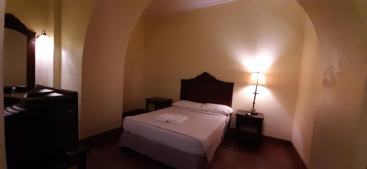 Hotel Salcedo De Виган Екстериор снимка