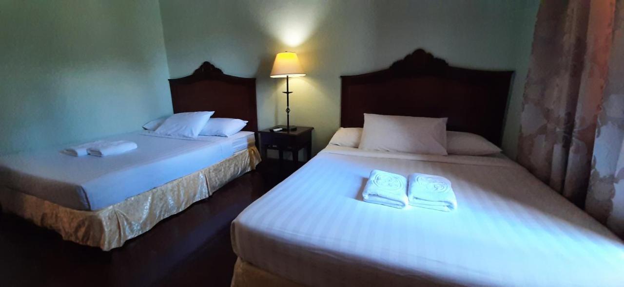 Hotel Salcedo De Виган Екстериор снимка