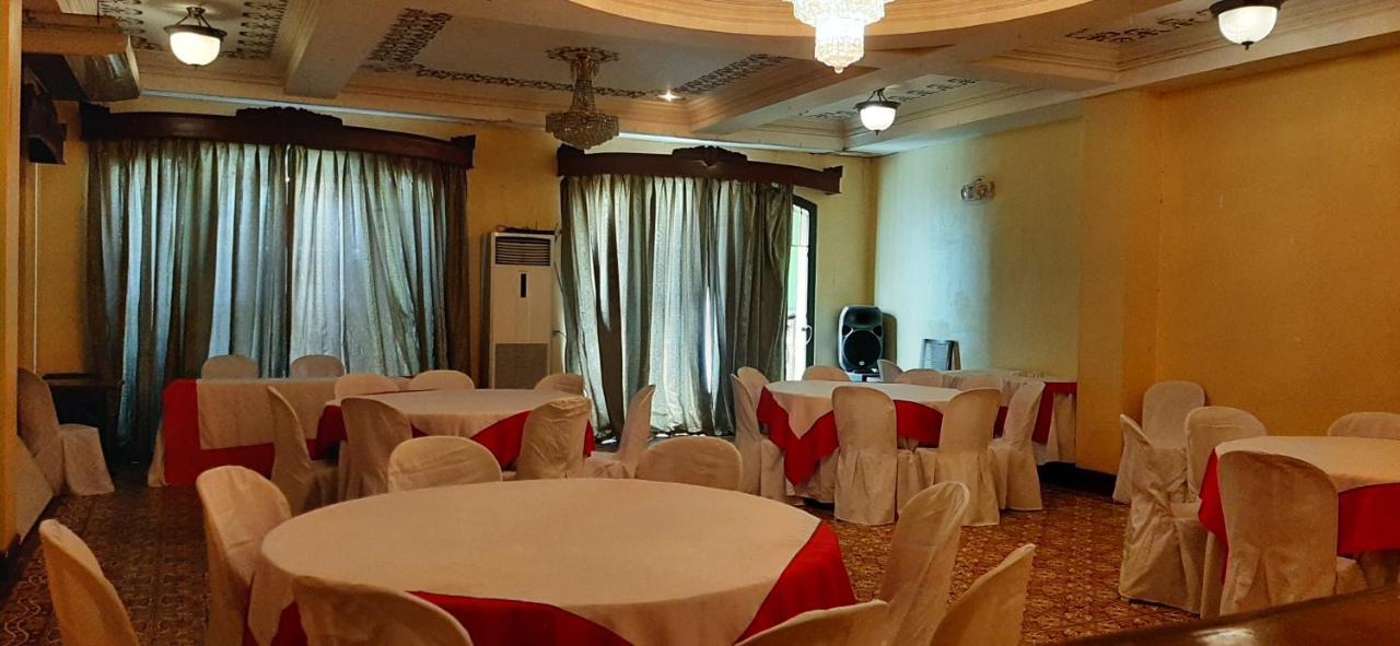 Hotel Salcedo De Виган Екстериор снимка