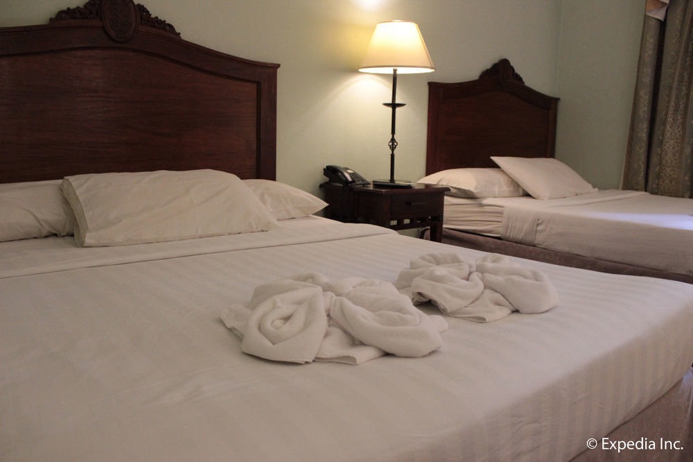 Hotel Salcedo De Виган Екстериор снимка